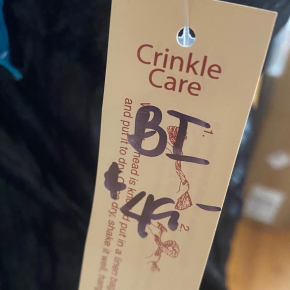 NWT Unyx Velvet Dress - Picture 4 of 4